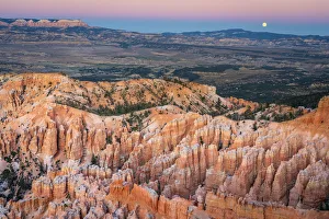 Moon rising over Bryce canyon amphitheater, Bryce Point, Bryce Canyon National Park, Utah Moon rising over Bryce canyon amphitheater, Bryce Point, Bryce Canyon National Park, Utah