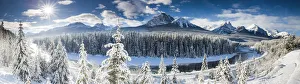 Morants Curve in Winter, Banff National Park, Alberta, Canada Morants Curve in Winter, Banff National Park, Alberta, Canada