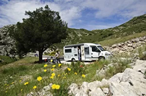 Images Dated 9th May 2014: Motorhome, Les Alpilles, Provence, France