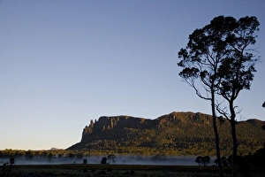 Mount Oakleigh seen from New Pelion Hut on the Overland Track Mount Oakleigh seen from New Pelion Hut on the Overland Track