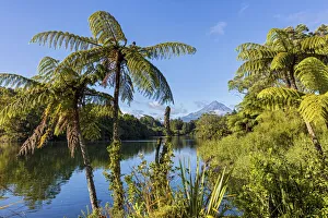 New Zealand, North Island, Lake Mangamahoe, view to Mount Taranaki New Zealand, North Island, Lake Mangamahoe, view to Mount Taranaki