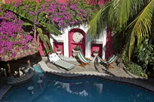 Images Dated 10th June 2009: Nicaragua, Granada, Swimming pool at Hotel Colonial