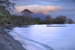 Nicaragua, Isla de Ometepe, Maderas Volcano, Lake Nicaragua, Sunset Nicaragua, Isla de Ometepe, Maderas Volcano, Lake Nicaragua, Sunset