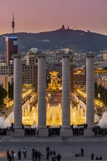 Night light show at Magic Fountain or Font Magica located in Montjuic, Barcelona Night light show at Magic Fountain or Font Magica located in Montjuic, Barcelona