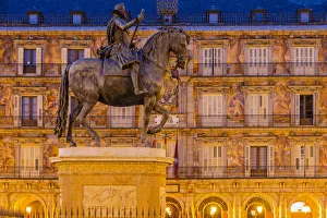 Night view of the equestrian statue of Philip III or Felipe III, Plaza Mayor, Madrid Night view of the equestrian statue of Philip III or Felipe III, Plaza Mayor, Madrid