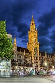Night view of the new city hall or Neues Rathaus, Marienplatz, Munich, Bavaria, Germany Night view of the new city hall or Neues Rathaus, Marienplatz, Munich, Bavaria, Germany