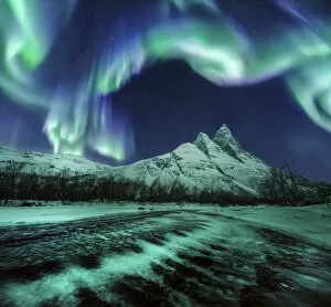 Leonardo Papera Gallery: Northern lights over Mount Otertinden in the Tromso region, Norway