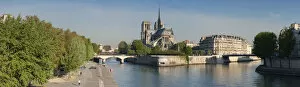 Images Dated 6th May 2010: Notre Dame Cathedral & River Seine, Paris, France