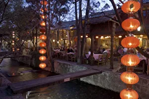 Outdoor restaurants, UNESCO Old Town of Lijiang, Yunnan Province, China Outdoor restaurants, UNESCO Old Town of Lijiang, Yunnan Province, China