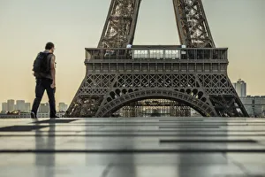 Palais de Chaillot and Eiffel Tower, Paris, France Palais de Chaillot and Eiffel Tower, Paris, France