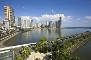 Images Dated 13th January 2008: Panama, Panama City, Avenue Balboa and Punta Paitilla