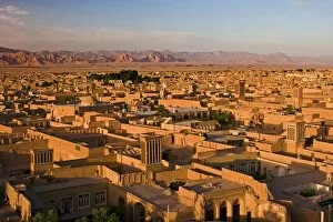 Images Dated 4th May 2005: Panorama of Yazd with its windtowers, Yazd, Iran