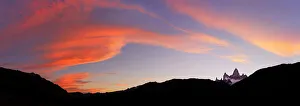 Cerro Gallery: Panoramic view over the Fitz Roy mountain at twilight, Los Glaciares National Park