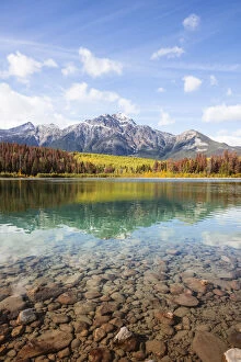 Images Dated 16th January 2018: Patricia lake in autumn, Jasper National Park, Alberta, Canada