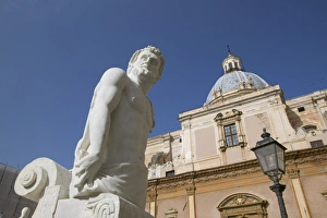 Piazza Pretoria Fountain, Palermo, Sicily, Itlay Piazza Pretoria Fountain, Palermo, Sicily, Itlay