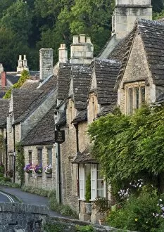 Images Dated 5th September 2012: Picturesque cottages in the beautiful Cotswolds village of Castle Combe, Wiltshire, England