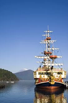 Images Dated 1st November 2005: Pirate ship on Ashinoko Lake, Hakone