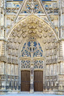 Front portal entrance of Cathedrale Saint-Gatien cathedral, Tours, Indre-et-Loire Front portal entrance of Cathedrale Saint-Gatien cathedral, Tours, Indre-et-Loire