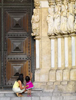 Portugal, Alentejo, Evora, Evora cathedral, Woman and girl (MR) Portugal, Alentejo, Evora, Evora cathedral, Woman and girl (MR)