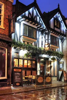 Punch bowl pub, York, Stonegate street, North Yorkshire, England, UK Punch bowl pub, York, Stonegate street, North Yorkshire, England, UK