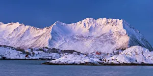 Red House below Reinstinden, Senja, Norway Red House below Reinstinden, Senja, Norway