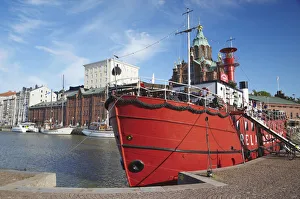 Relanders Grund Restaurant Boat in front of Uspenski Cathedral, Helsinki, Finland Relanders Grund Restaurant Boat in front of Uspenski Cathedral, Helsinki, Finland