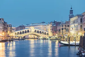 Rialto bridge at dusk in winter, Venice, Veneto, Italy Rialto bridge at dusk in winter, Venice, Veneto, Italy