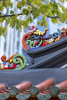 Roof detail of Thian Hock Keng Temple, Chinatown, Singapore Roof detail of Thian Hock Keng Temple, Chinatown, Singapore