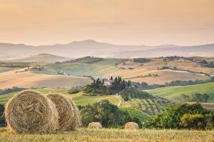 Serene Landscapes Gallery: San Quirico d Orcia, Val d Orcia, Tuscany, Italy
