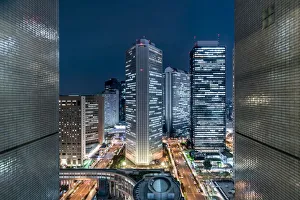 Shinjuku skyscrapers at night with view towards the Mitsui and Sumitomo Building, Tokyo Shinjuku skyscrapers at night with view towards the Mitsui and Sumitomo Building, Tokyo