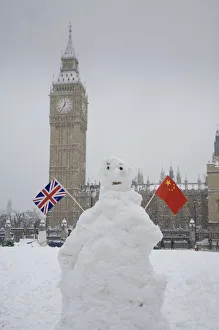 Snowman infront of Houses of Parliament and Big Ben, Westminster, London, England, UK Snowman infront of Houses of Parliament and Big Ben, Westminster, London, England, UK