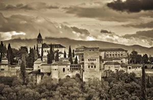 Images Dated 29th April 2012: Spain, Andalucia, Granada Province, Granada, Alhambra Palace and Sierra Nevada mountains