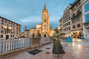 Spain, Asturias, Oviedo. Cathedral of San Salvador, and the Statue of La Regenta Spain, Asturias, Oviedo. Cathedral of San Salvador, and the Statue of La Regenta