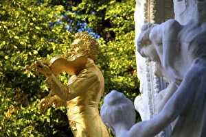 Images Dated 25th October 2013: Statue of Johann Strauss, Stadtpark, Vienna, Austria, Central Europe