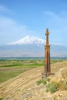 Khor Virap Gallery: Stone cross in front of Mount Ararat at Khor Virap monastery, near Lusarat, Ararat