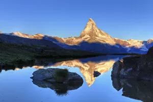 Images Dated 20th December 2010: Switzerland, Valais, Zermatt, Lake Stelli and Matterhorn (Cervin) Peak