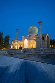 Tamerlane, Timur, mausoleum in Samarkand at the dusk. Sammarcanda, Uzbekistan Tamerlane, Timur, mausoleum in Samarkand at the dusk. Sammarcanda, Uzbekistan