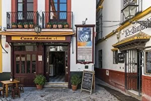 Images Dated 28th February 2016: Tapas restaurant in the primary tourist neighborhood of Santa Cruz in Seville, Andalusia