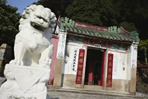 Images Dated 5th January 2011: Temple in fishing village, Ma Wan, Hong Kong, China