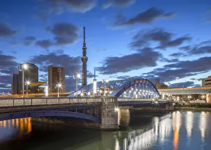 Tokyo Skytree and Komagata Bridge at dawn, Tokyo, Japan Tokyo Skytree and Komagata Bridge at dawn, Tokyo, Japan