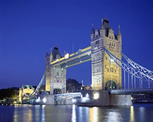 <b class=qtipBold><figcaption>Tower Bridge & Thames River</figcaption></b><br>Tower Bridge & Thames River, London, England<br><em>© Jon Arnold Images Ltd</em> Tower Bridge & Thames River