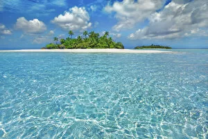 South Male Atoll Gallery: Tropical lagoon with palm island - Maldives, South Male Atoll
