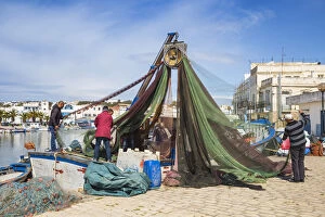 Bizerte Gallery: Tunisia, Bizerte, The Old Port, Fishermen examining nets