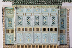 Kairouan Gallery: Tunisia, Kairouan, Decorative wooden window of house in the Madina