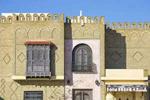 Kairouan Gallery: Tunisia, Kairouan, Decorative wooden window of house in the Madina