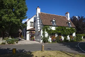 UK, England, Warwickshire, Stratford-upon-Avon, A picturesque house in Shottery Village UK, England, Warwickshire, Stratford-upon-Avon, A picturesque house in Shottery Village