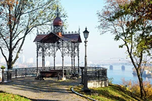 Ukraine Collection: Ukraine, Kyiv, Saint Volodymyr Hill Park, Overlooking The Dnieper River, Sitting Area
