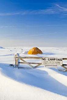 United Kingdom, England, North Yorkshire, Kirkbymoorside. Winter camping on Blakey Ridge United Kingdom, England, North Yorkshire, Kirkbymoorside. Winter camping on Blakey Ridge
