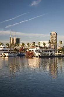 Images Dated 21st December 2008: USA, California, Long Beach, Shoreline Village, marina and city view