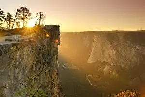 Images Dated 24th September 2008: USA, California, Yosemite National Park, Taft Point, elevated view of El Capitan